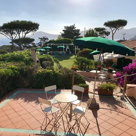 Ξενοδοχείο με διαμερίσματα Belvedere Residenza Mediterranea 2*